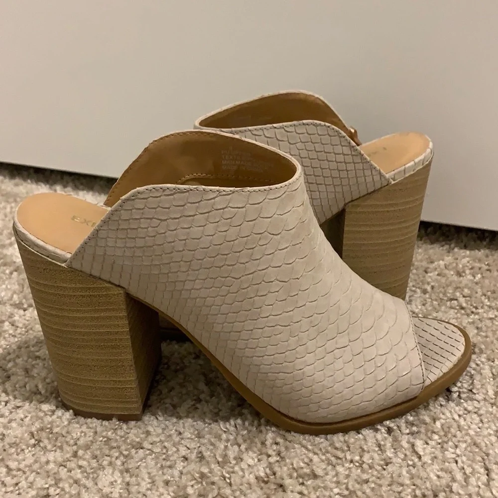 Size 9 - Picture 2 of 5